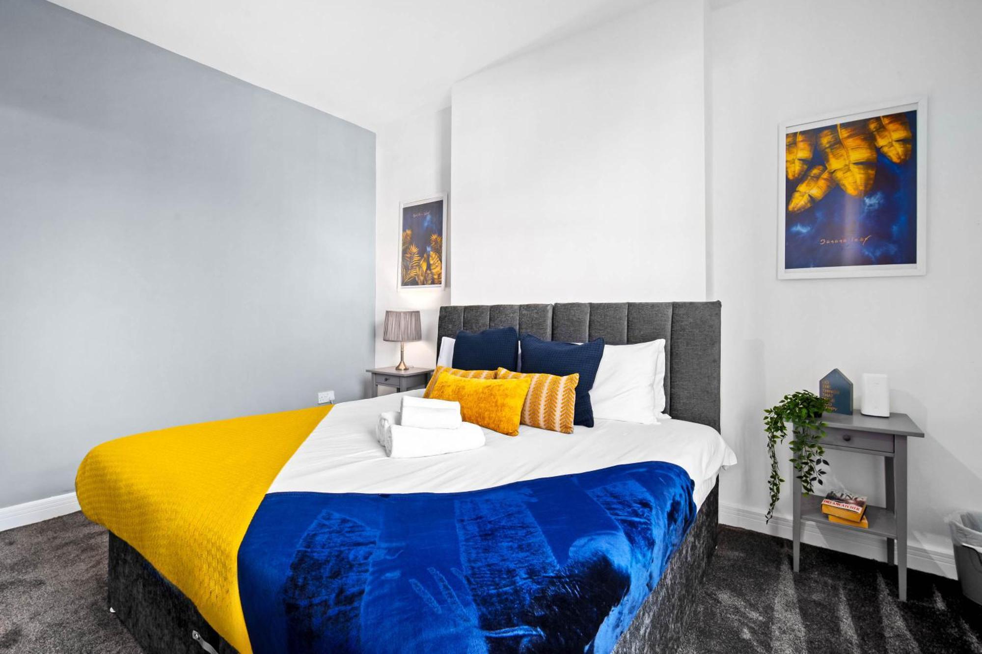 Large Modern Apartment - High-Speed Wifi - Netflix - Street Parking 3Br Бирмингем Экстерьер фото
